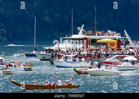 Traunkirchen: Fronleichnam (Corpus Christi) See Prozession, Boot, Schiff, sailship, Traunsee im Salzkammergut, Oberösterreich, Oberösterreich, Aust Stockfoto