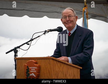 Senator Lamar Alexander hat ein goofy Blick auf seinem Gesicht bei der Einweihung der Foothills Parkway in die Great Smoky Mountains. Stockfoto