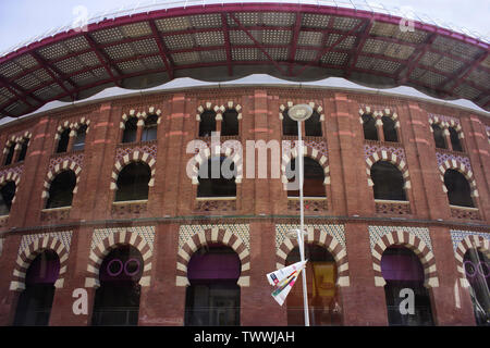 Ehemalige Stierkampfarena von Barcelona umgewandelt in eine Shopping Mall, aufgrund von Stierkämpfen in dieser Stadt geächtet wird. Stockfoto