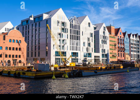 Danzig, Polen - 22. Juni 2019: Moderne Architektur der Getreidespeicher Insel in Danzig, Polen. Stockfoto