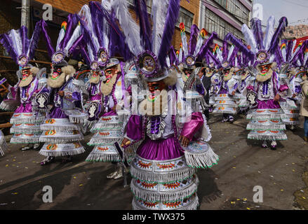 Maskierte Tänzer im Gran Poder Festival, La Paz, Bolivien Stockfoto