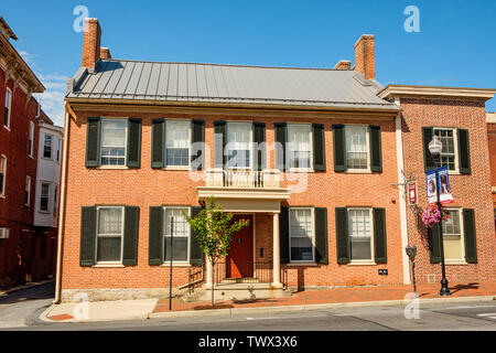 Alexander Hamilton Memorial Free Library, 45 East Main Street, Waynesboro, Pennsylvania Stockfoto