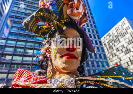 Juni 23, 2019 - SÃ £ £ o Paulo, São Paulo, Brasilien - SÃ £ o Paulo (SP), 23/06/2019 - GAY PRIDE BRASILIEN 2019 - Nachtschwärmer beteiligen sich an der Gay Pride Parade entlang der Avenida Paulista in Sao Paulo, Brasilien, 23. Juni 2019. Credit: Cris Fafa/ZUMA Draht/Alamy leben Nachrichten Stockfoto