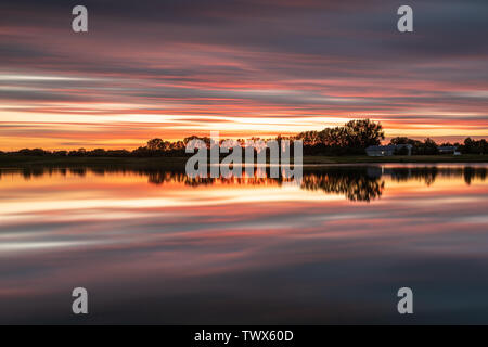 Millennium Bridge, New York bei Sonnenuntergang Stockfoto