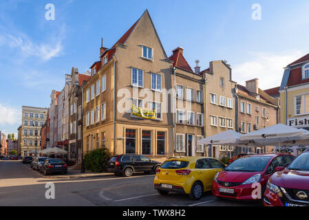 Danzig, Polen - 22. Juni 2019: Architektur des historischen Danzig, Targ Rybny Straße. Europa. Stockfoto