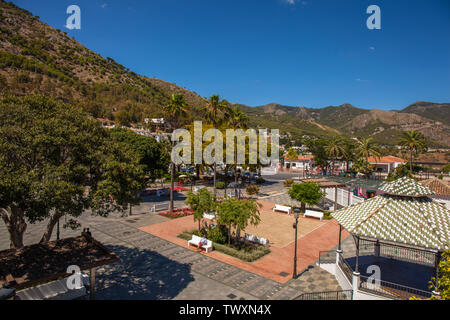 Mijas village. Blick auf das Dorf Mijas an einem sonnigen Tag. Costa del Sol, Andalusien, Spanien. Bild aufgenommen - 20. Juni 2019. Stockfoto