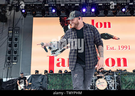 Juni 23, 2019, Chicago, Illinois, USA - JON LANGSTON während des LakeShake Country Music Festival in Chicago, Illinois (Bild: © Daniel DeSlover/ZUMA Draht) Stockfoto