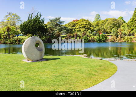 Rotorua, Neuseeland - Oktober 15, 2018: Landschaft Blick auf die Gärten in Kuirau Park, Neuseeland ist nur Erdwärme öffentlichen Park. Stockfoto