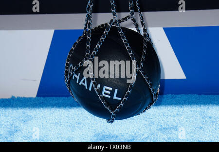 Los Angeles, Kalifornien, USA. 23. Juni 2019. Lil' Kim, Geldbörse detail besucht die 2019 BET Awards am 23. Juni 2019 in Los Angeles, Kalifornien. Foto: imageSPACE/MediaPunch/Alamy leben Nachrichten Stockfoto