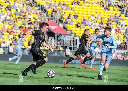 Columbus, Ohio, USA. Sonntag, Juni 23, 2019: Columbus Crew SC Mittelfeldspieler Luis Argudo (2) in der ersten Hälfte der Partie zwischen Kansas City Sporting und Columbus Crew SC an MAPFRE Stadium, in Columbus, OH. Pflichtfeld Foto: Dorn Byg/Cal Sport Media. Sporting Kansas City 0 - Columbus Crew SC 0 Credit: Cal Sport Media/Alamy leben Nachrichten Stockfoto