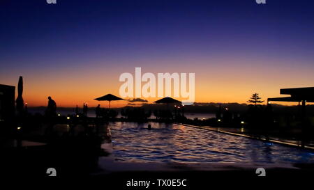 Sonnenuntergang Blick vom Hotel Deck in Suva, Fidschi Stockfoto