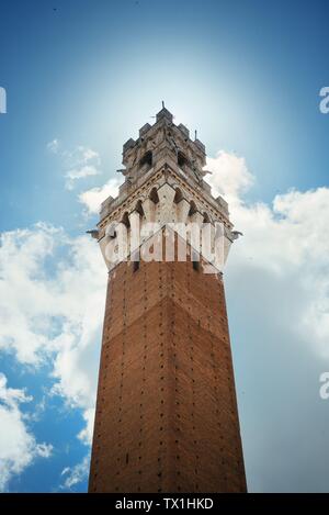 Rathaus Glockenturm Closeup in Siena Italien. Stockfoto