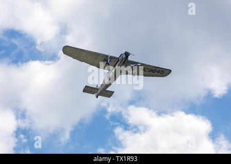Ford Trimotor Flugzeug besuchen Südostiowa regionalen Flughafen in Burlington, Iowa, USA Stockfoto