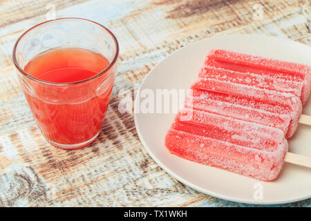 Weißdorn - aromatisiert Eis und kalte Getränke. Stockfoto