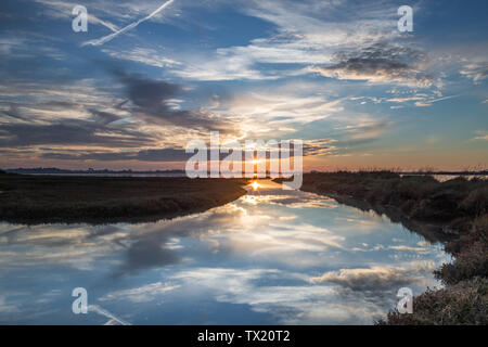 Sonnenuntergang am Hafen Pagham Stockfoto