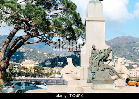 Rapallo, Italien - 03 27 2013: Sehenswürdigkeiten, mit Blick auf die Straßen von Rapallo. Stockfoto