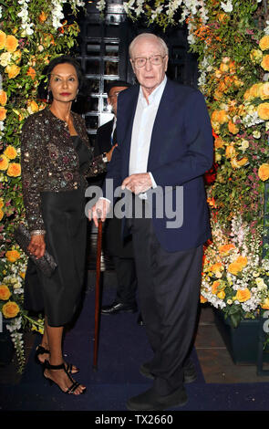 Tramp 50. Jahrestag Partei auf Tramp Nachtclub, Jermyn Street, London Mit: Sir Michael Caine, Shakira Caine Wo: London, Großbritannien Wann: 23. Mai 2019 Credit: WENN.com Stockfoto