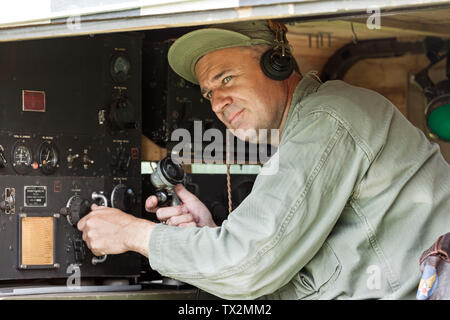 Radio Operator, Barnard Castle, 1940 Wochenende 2019. Stockfoto