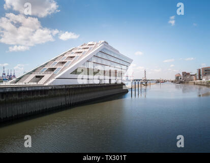 Die moderne Architektur der Bürogebäude Dockland an der Elbe, Hamburg, Deutschland Stockfoto