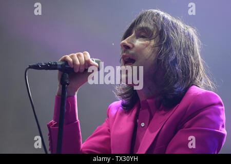 Die britische Band "Primal Scream" führt während der Metronom Music Festival in Prag, Tschechische Republik, am Samstag, 22. Juni 2019. Auf dem Foto ist Sängerin der Band Bobby Gillespie gesehen. (CTK Photo/Ondrej Deml) Stockfoto