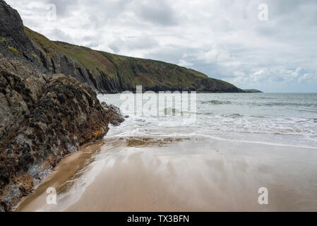 Der Strand von Mwnt in der Nähe von Cardigan in Ceredigion, West Wales. Stockfoto