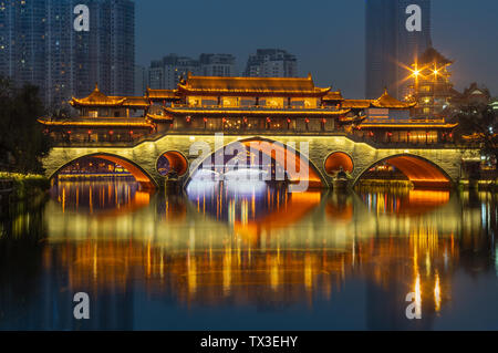 Chengdu neun Auge Brücke Anshun Covered Bridge bei Nacht Stockfoto