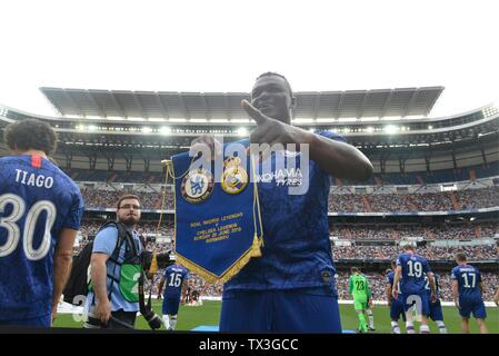 Madrid, Spanien. 23. Juni 2002. DESAILLY WÄHREND CORAZON CLASSIC-MATCH 2019 ZWISCHEN REAL MADRID UND CHELSEA LEGENDEN ZU SANTIAGO BERNABEU. MADRID. 23. JUNI 2019 Credit: CORDON PRESSE/Alamy leben Nachrichten Stockfoto