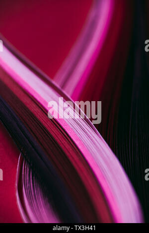 Abstract Pink und Rot Papier Wellenmuster Stockfoto