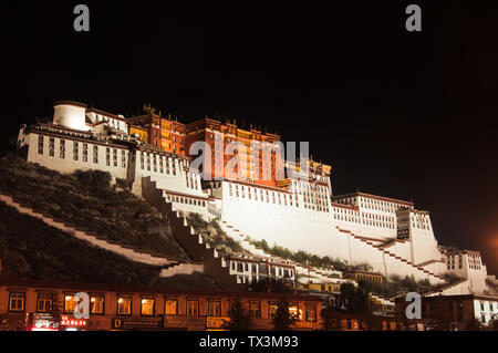 Nacht Blick auf den Potala Palast Stockfoto