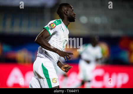 Kairo, Ägypten - 23. Juni: cheikhou Kouyaté von Senegal während der 2019 Afrika Cup Gruppe C Match zwischen Senegal und Tansania am 30. Juni Stadion am 23. Juni 2019 in Kairo, Ägypten. (Foto von Sebastian Frej/MB Medien) Stockfoto