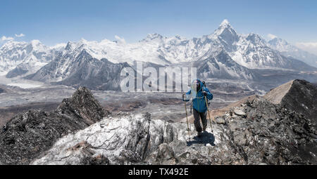 Nepal, Solo Khumbu, Everest, Bergsteiger an Chukkung Ri Stockfoto