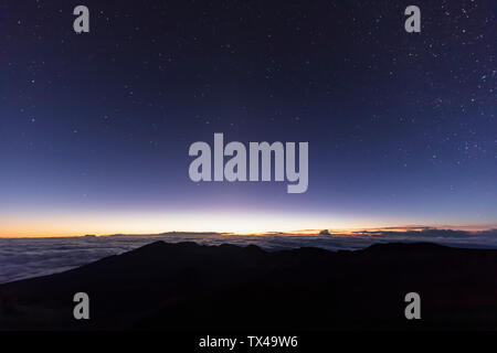 Milchstraße über Krater des Haleakala Vulkan Haleakala National Park, Florida, USA Stockfoto