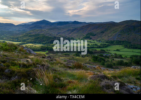 Dämmerung über Eskdale Green, von Muncaster fiel, Eskdale, Lake District, Cumbria, England Großbritannien Stockfoto