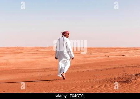 Beduinen in der Wüste Wahiba Sands, Oman Stockfoto