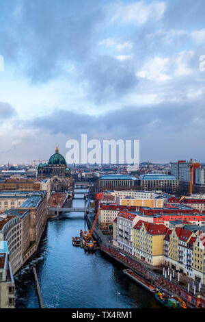 Deutschland, Berlin, Blick auf die Stadt mit den Berliner Dom und die Spree Stockfoto