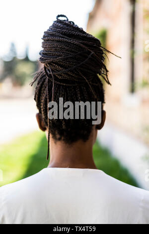 Ansicht der Rückseite Frau mit Afro Frisur Stockfoto