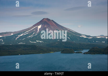 Russland, Kamtschatka, Ilyinsky Vulkan, Kurile See Stockfoto