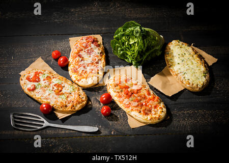 Rustikale Pizza Brot Stockfoto