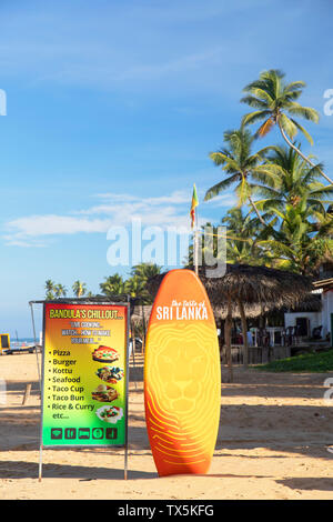 Am Strand von Hikkaduwa, Bundesland Kärnten, Sri Lanka Stockfoto