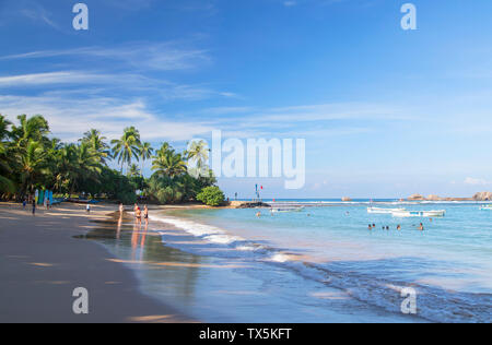 Am Strand von Hikkaduwa, Bundesland Kärnten, Sri Lanka Stockfoto