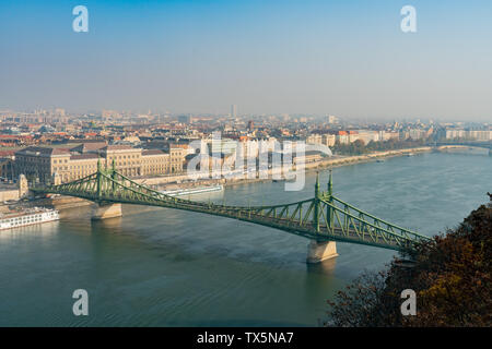 Luftaufnahme von der Brücke Brücke in Budapest, Ungarn Stockfoto