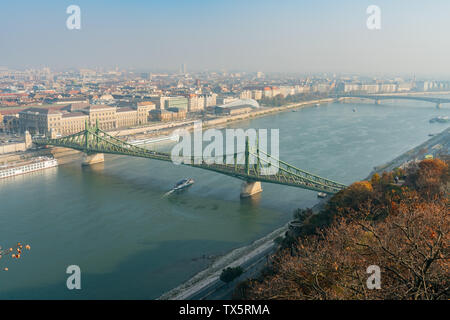 Luftaufnahme von der Brücke Brücke in Budapest, Ungarn Stockfoto