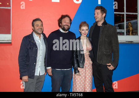 Komponist, James Edward Barker, Produzent, Tom Nash, Schauspielerin, Eleanor Worthington-Cox und Direktor, William McGregor auf ein Foto während des UK Film Premiere von Gwen bei Filmhouse in Edinburgh. Gwen ist Autor und Regisseur William McGregor die Debüt-Funktion und die 'strotzt vor Spannung und Furcht, mit eindrucksvollen Leistungen und einen angenehmen Gefühl des Makabren." Dieses Screening ist Teil der besten britischen Strand an der Edinburgh International Film Festival 2019 (EIFF), d.h. bis zum 30. Juni. Stockfoto