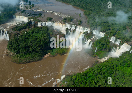 Luftaufnahme von Iguazu Wasserfälle an der Grenze zwischen Argentinien und Brasilien Stockfoto