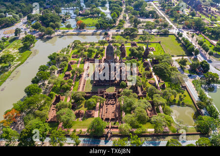 Luftaufnahme von Ayutthaya Historical Park und alten Tempel in Aytthaya, Thailand. Stockfoto