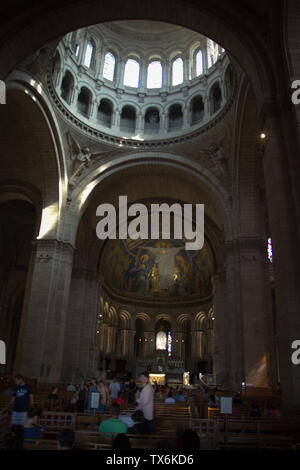 Paris, Frankreich, 06.Juli 2018: die architektonischen und künstlerischen Details der Inneneinrichtung des Sacre Coeur in Paris. Stockfoto
