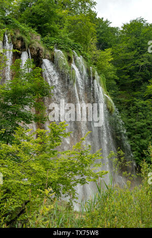 2128 Prstavac Wasserfall, Nationalpark Plitvicer Seen, Kroatien Stockfoto