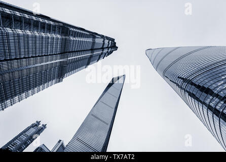 Foto von Lujiazui im Juli 2018, Lujiazui Shanghai Centre, Global Financial Center, Jinmao Grand Hyatt Hotel Stockfoto