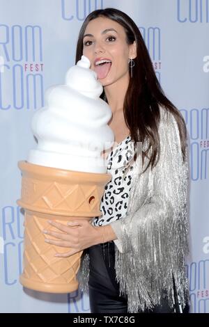 Los Angeles, CA, USA. Juni, 2019 21. Victoria Justice bei der Ankunft für den Sommer Nacht Premiere, Downtown, Los Angeles, CA, 21. Juni, 2019. Credit: Priscilla Grant/Everett Collection/Alamy leben Nachrichten Stockfoto