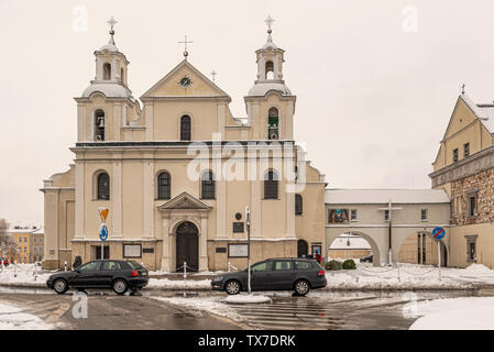 Tschenstochau, Polen - Feb 4, 2019: Blick auf die Anlage der Pfarrkirche des Hl. Sigismund und ein ehemaliger Pauline Kloster in Tschenstochau, Polen. Stockfoto